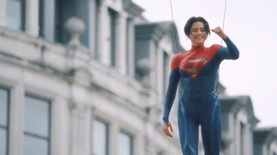 The Flash: Supergirl Special Released - Red and Blue Tight Suits, Missile Tearing Barehanded!