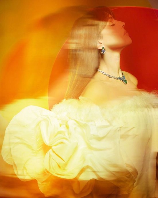 義大利女神莫妮卡·貝魯奇登上《恐怖X檔案COTE》雜誌封面