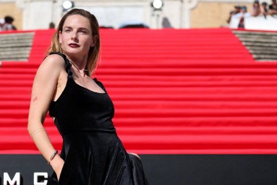 World Premiere of 'Mission: Impossible 7': Black Widow's Elegance Unfaded!
