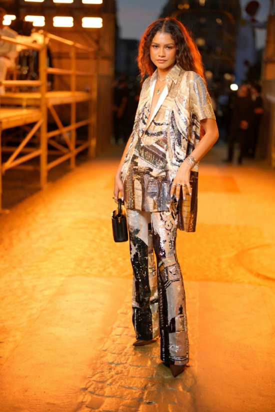 Zendaya Stuns at Paris Men's Fashion Week with Exquisite Charm!