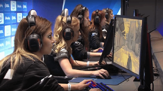 调查显示25%女玩家喜欢射击游戏 COD19男女比例2:1(软件用户的调查显示)