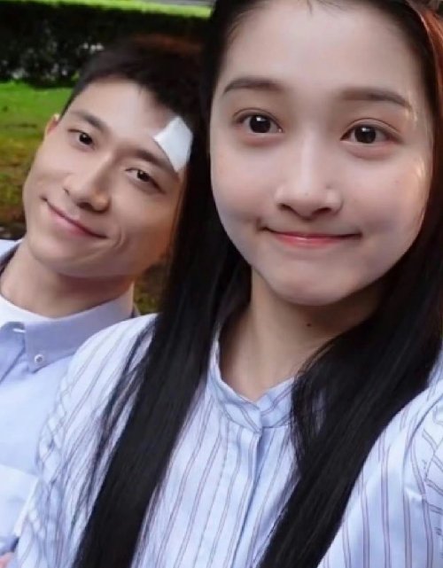 Surprising Discovery: Guan Xiaotong also appeared in 'Home with Kids' - Netizens: Growing Up in Perfect Proportions