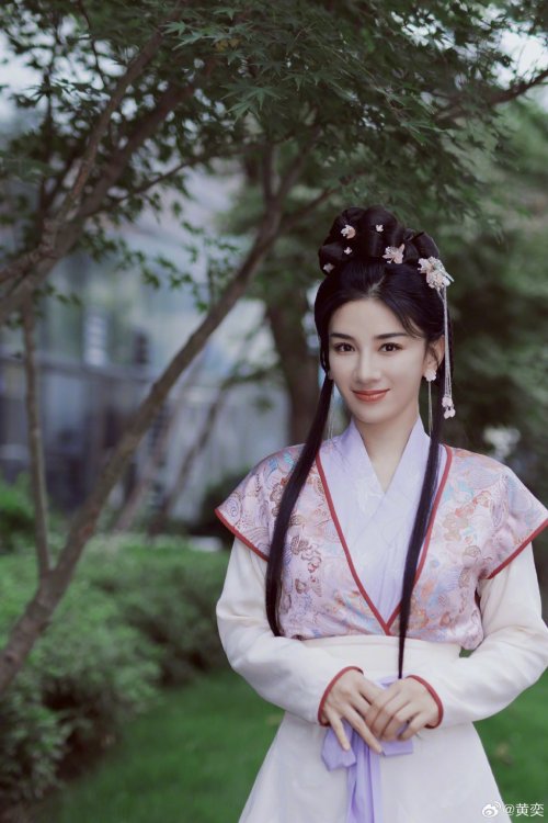 Huang Yi Returns as Li Yuhu After 23 Years - A Trip Down Memory Lane