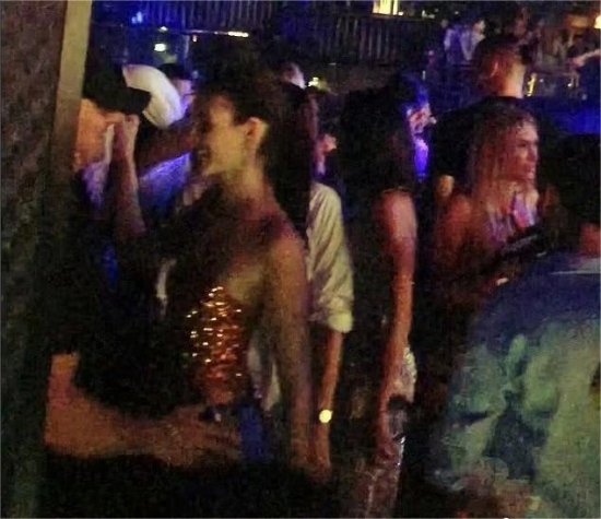 Forever 25! Leonardo DiCaprio Spotted Kissing 25-Year-Old Supermodel Vittoria Ceretti in Nightclub, Confirming Relationship