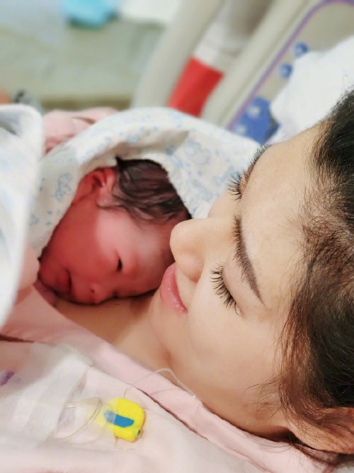 Selina Ren Jiaxuan Announces Arrival of Baby Boy: Welcome Little Cashew!