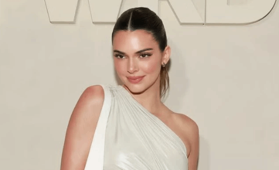 Kendall Jenner's Halloween Transformation: Channeling Wonder Woman with an Enchanting Figure