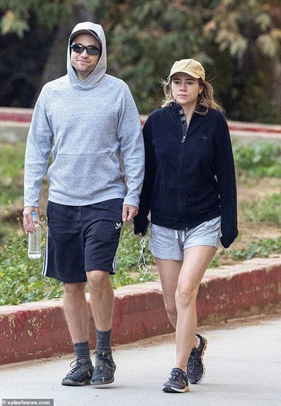"The New Batman" Star Robert Pattinson to Become a Dad: Girlfriend Suki Waterhouse Spotted with a Baby Bump