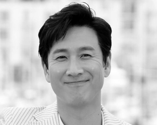 South Korean Media Exposes Contents of Lee Sun-kyun's Farewell Letter: Apology for Excessive Breach of Contract Fees