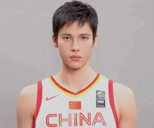 22-Year-Old CBA Player Transitions to Acting: Chinese-Russian Mixed Heritage with No Record of Playing
