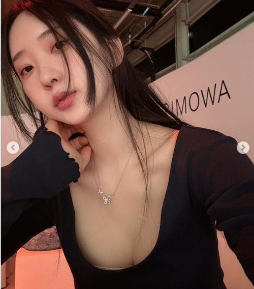 最新ins图模特 small_202404171541524074.jpg