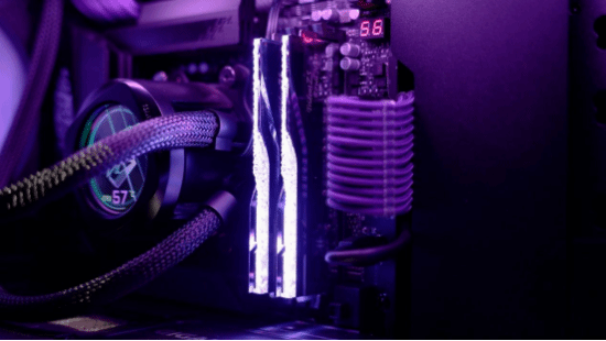 KK体育网址硬核性能技嘉AORUS为PCL赛事解说RASH悲喜定制电竞MOD主机(图5)