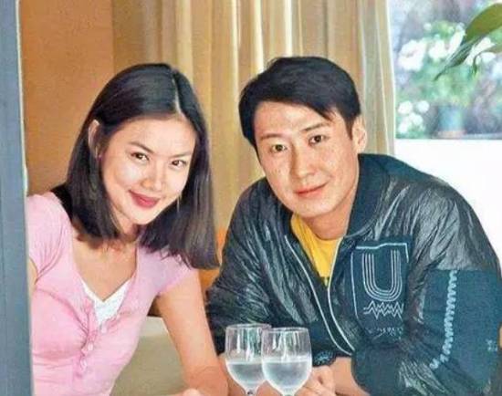 乐基儿二度离婚后首谈前夫黎明：已没联系了 祝成功