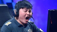《LOL》传奇选手Uzi退役 但简自豪的故事还未收尾