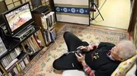 骑行抓宝可梦、血洗日服麻将 大爷在游戏里也是大爷