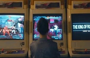 父子打游戏？其实是我打游戏，我爸打我！